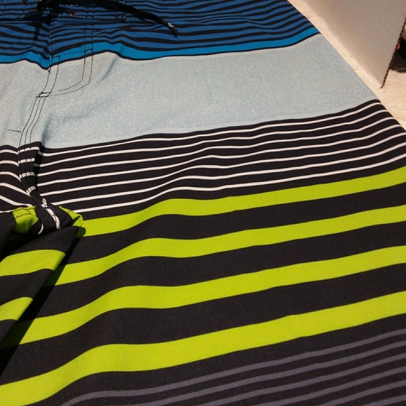 Quiksilver striped 4-way stretch boardshorts. - Picture 2 of 10